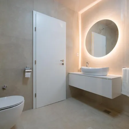 דירה Elegant & Spacious 110m2 Luxury With 3br & Pool At Ciovo - Fiorentini טרוגיר