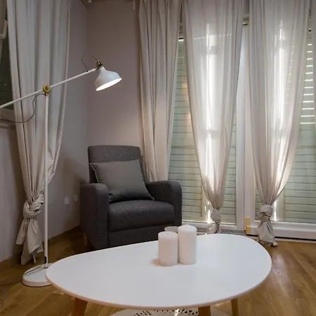 Elegant & Spacious 110m2 Luxury With 3br & Pool At Ciovo - Fiorentini דירה *